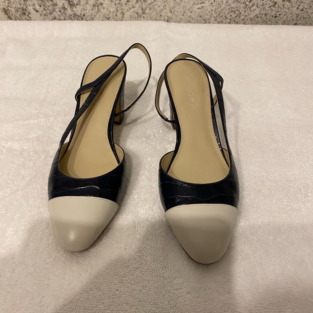 WORN ONCE MARC FISHER JAYNIE CREAM NAVY SLINGBACKS SZ8